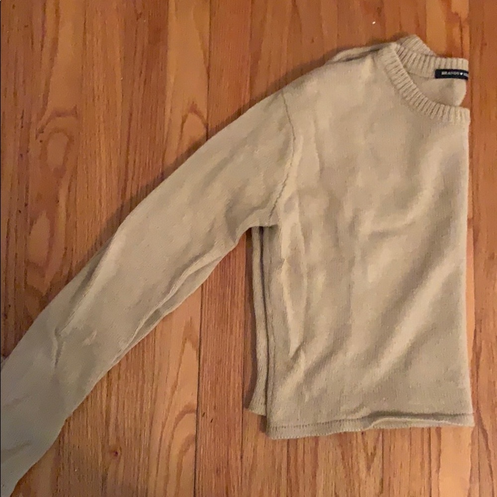 Brandy Melville cropped sweater